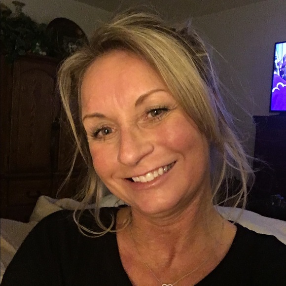 Meet your Posher, Tabitha - Picture 1 of 1